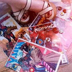 Aelin's Feet Among Comics