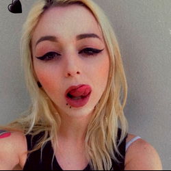 Alice Amaris: A Captivating OnlyFans Model from Indiana