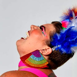 Vividly Colorful Carnival Queen, Mozão