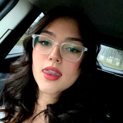 Angelina Heaven in Car Selfie