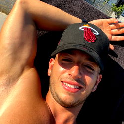 Onlyfans Model Alex Senjor Poses for Beach Photos