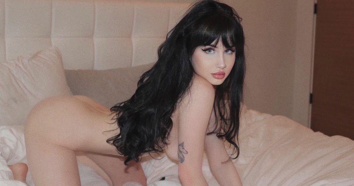 Violet 🍼🤭 photo