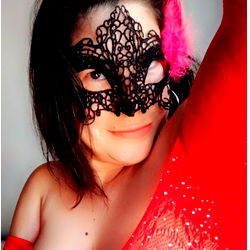 Intimate Portrait of Model ᑎᗩᑎᗩ ᗰᗩᖇᎥᗴ ᖴᖇᗴᗴ♥️,