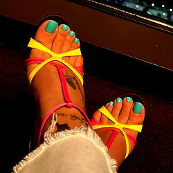 Lilith's Summer Style: Feet-Up with Bold Toes