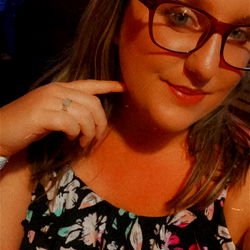 OnlyFans Model Aireona in a Nightlife Setting