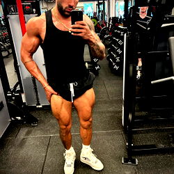 Leonardo Ribeiro, OnlyFans Model: Showcasing Strength and Style in Gym