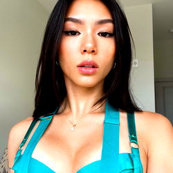 Cyberbully Gigi photo