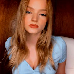 Alexa Rhodes - Stylish Model Pose