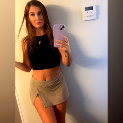 ThatBlondeGirlM in a Selfie