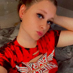 QueenChels95 in a Red T-Shirt