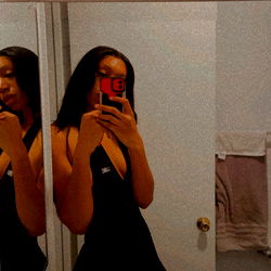 Model Amethystt in Bathroom