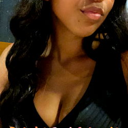 Ashley, Drinks and Friends Model