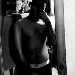 Alooox Strikes a Pose in the Mirror