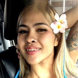 Alisa Lalita: A Model on the Move