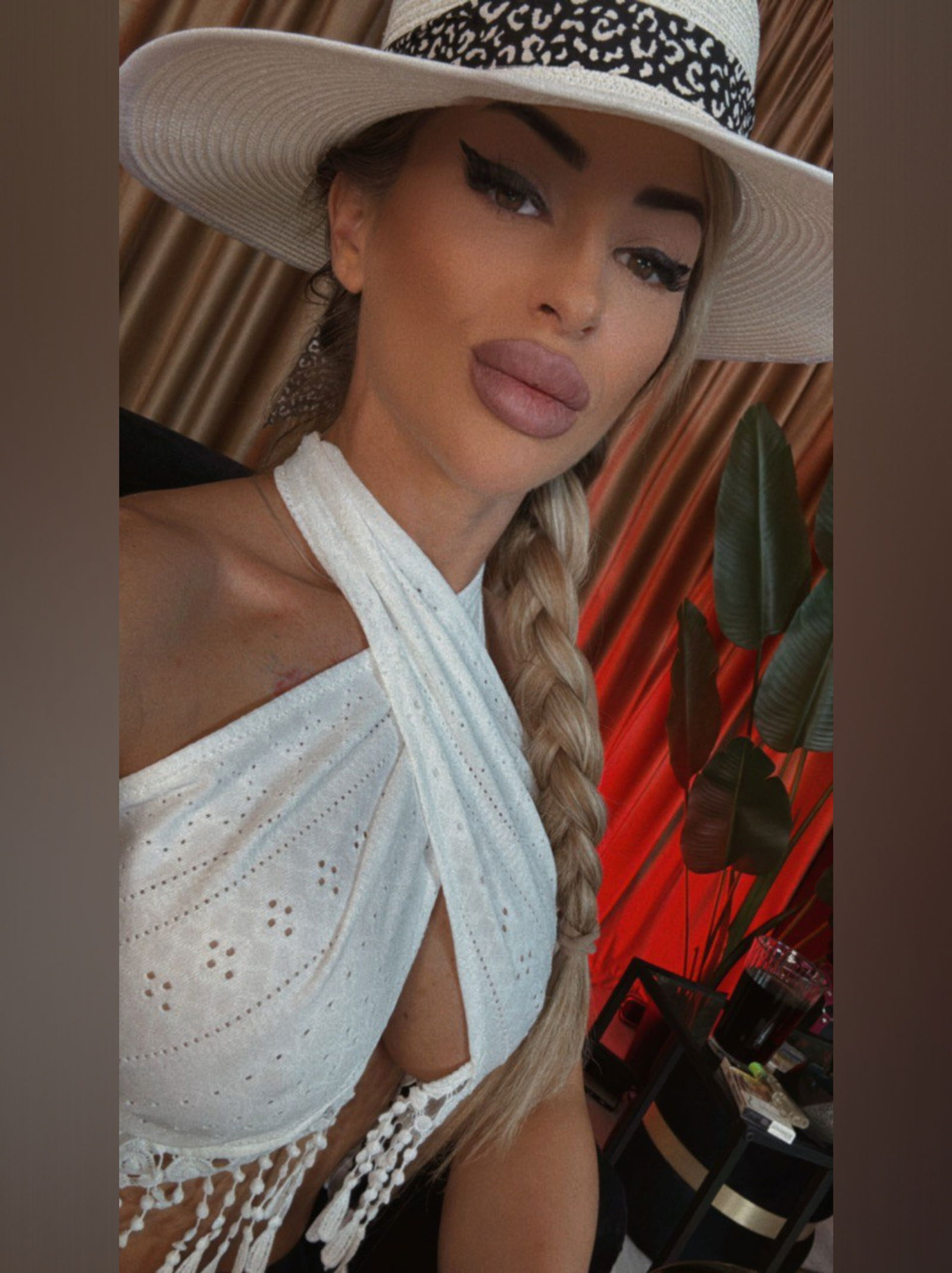 Miss Ema Devine photo