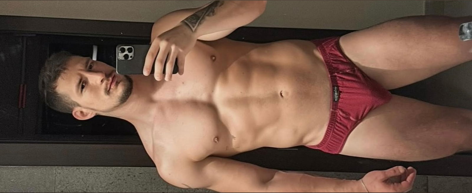 Latino Intenso photo