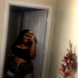 Onlyfans Model Kyah, Candid and Alluring