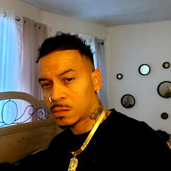 JimiSwindleAllDay: Posing in His Bedroom