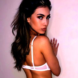 Sophie Rayne🍓 photo