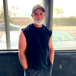 Muscle Daddy Masseur