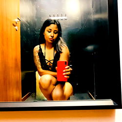 Model Photoshoot: Amyrose in Bathroom Mirror