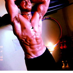 Fitness model Aaron Pierce in Oregon