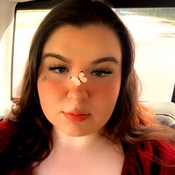 OnlyFans Model Autumn Muir in Promotional Car Selfie