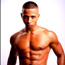 Strong and Toned Fitness Model Aquisitivo in a Bodybuilding Pose