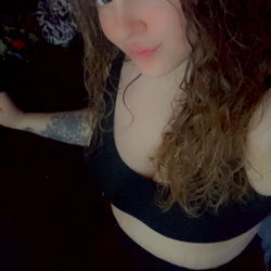 Intimate Portrait of OnlyFans Model Nicole23 in Florida