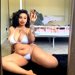 Onlyfans Model Cumming All Over Myself ⭐️😋