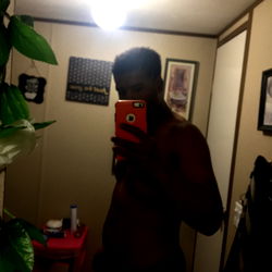 Vante 🐻🍆💦🍔 in bathroom mirror