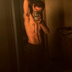 LayBoy, 25, Male Model in Photobooth