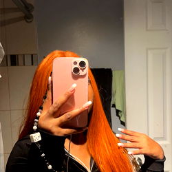 Onlyfans Model Aqua: The Shades of Red and Blonde