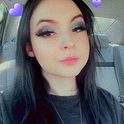 Alexis Emery: Onlyfans Model with Blue Hair and Purple Heart Tattoo
