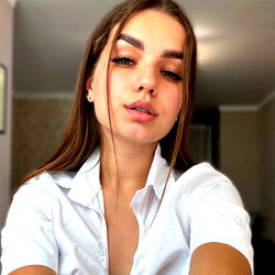 Lina Swan - Confident Businesswoman