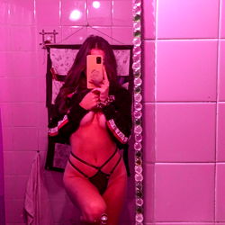 Abril, Buenos Aires Model in Glamorous Photo Shoot