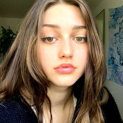 Serene Anaïs, A Model Moment