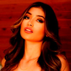 Alejandhra, an OnlyFans Model