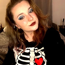 Liv 💦 4'11 Glory Hole ❤️ photo