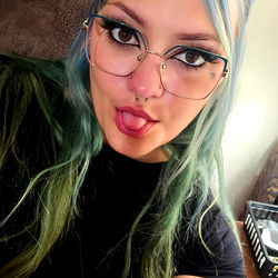 Aurora Jade, A Colorful and Eclectic Fashion Enthusiast