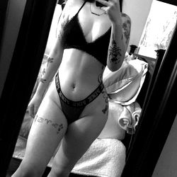 AuraLynn: A Stunning Fitness Model