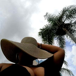 OnlyFans Model :3, Sunny Beach Scene