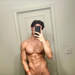 OnlyFans Model Aus Track Showcasing Fitness