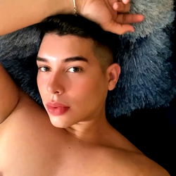 Colombian Guy on Onlyfans