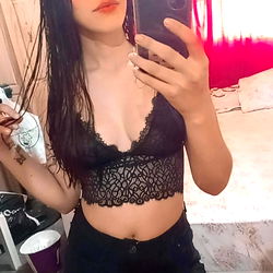 Alisson - OnlyFans Model Photograph