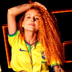 Vibrant Brazilian Model A Luz de Tieta in Sporty Attire