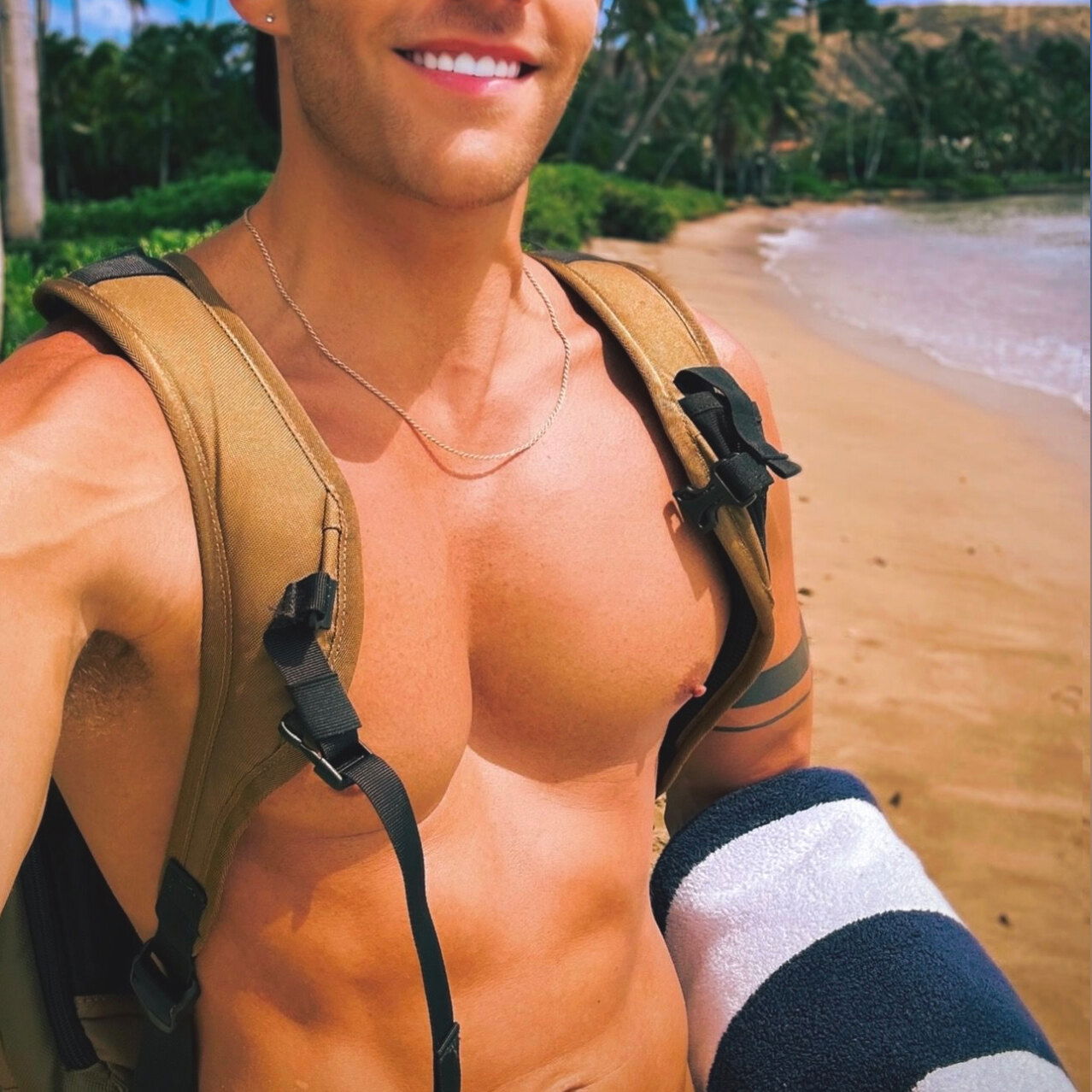 AdventurousBroNico photo