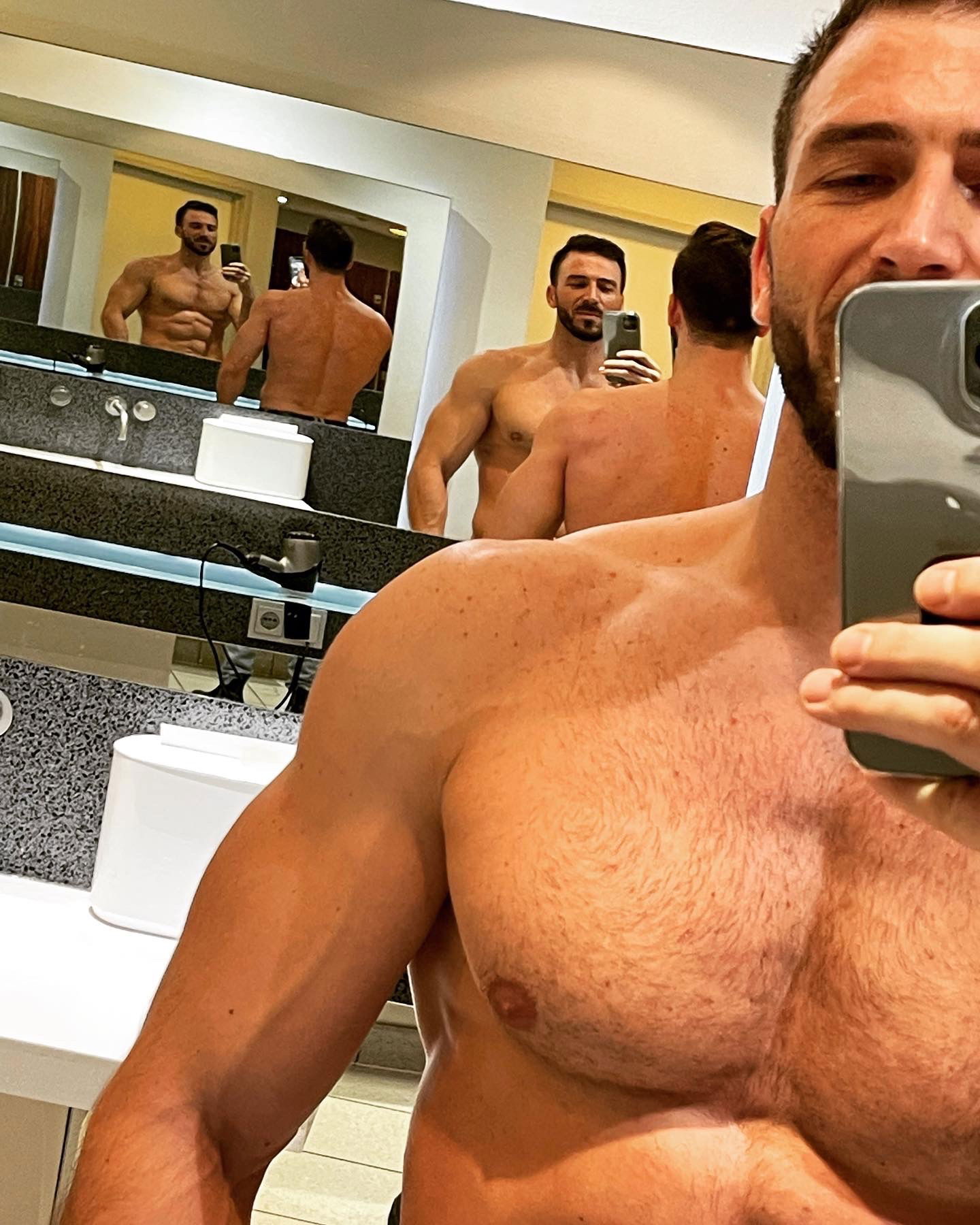 ARONTOPMASTER1 photo