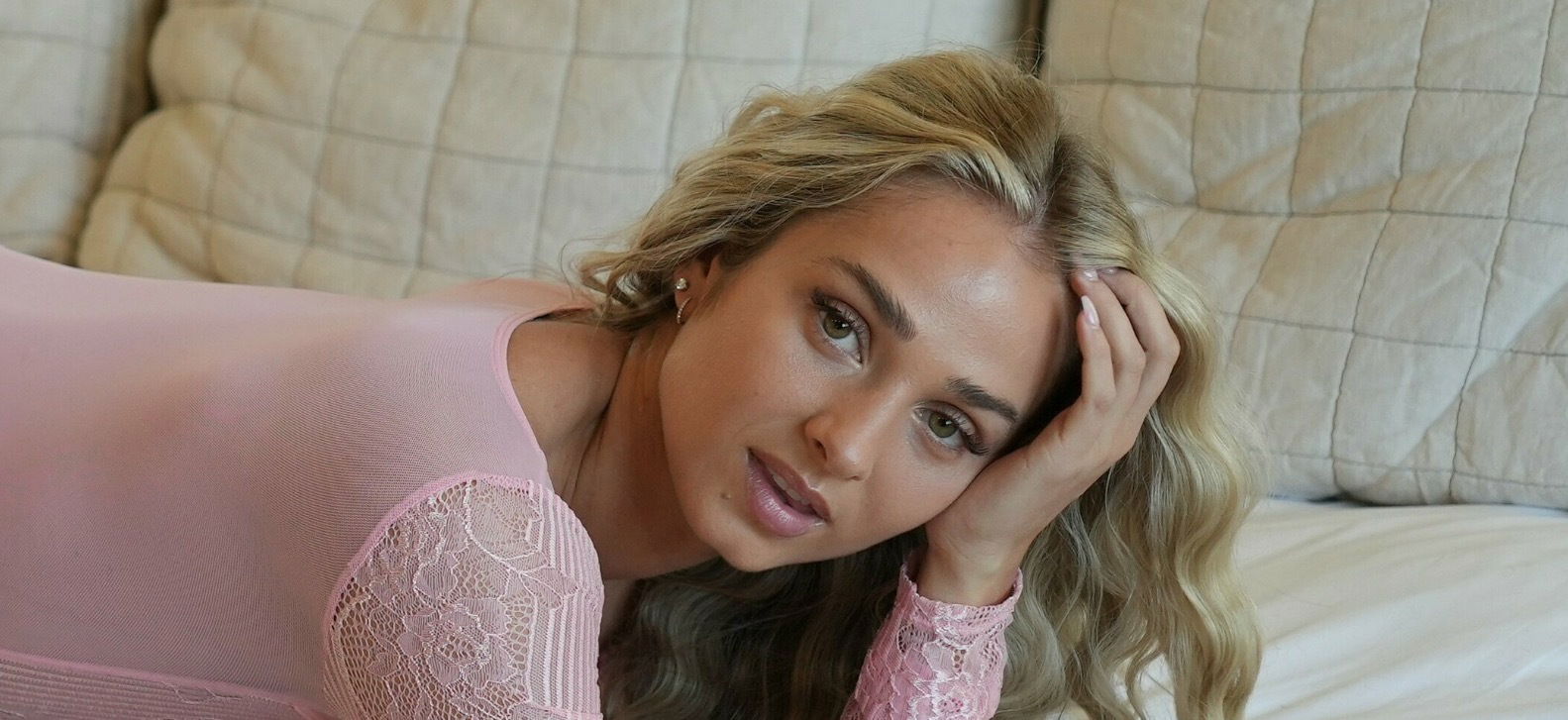 🍬 Alexa Adams photo