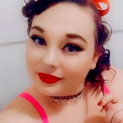 Serenity-lynn, a model from the USA